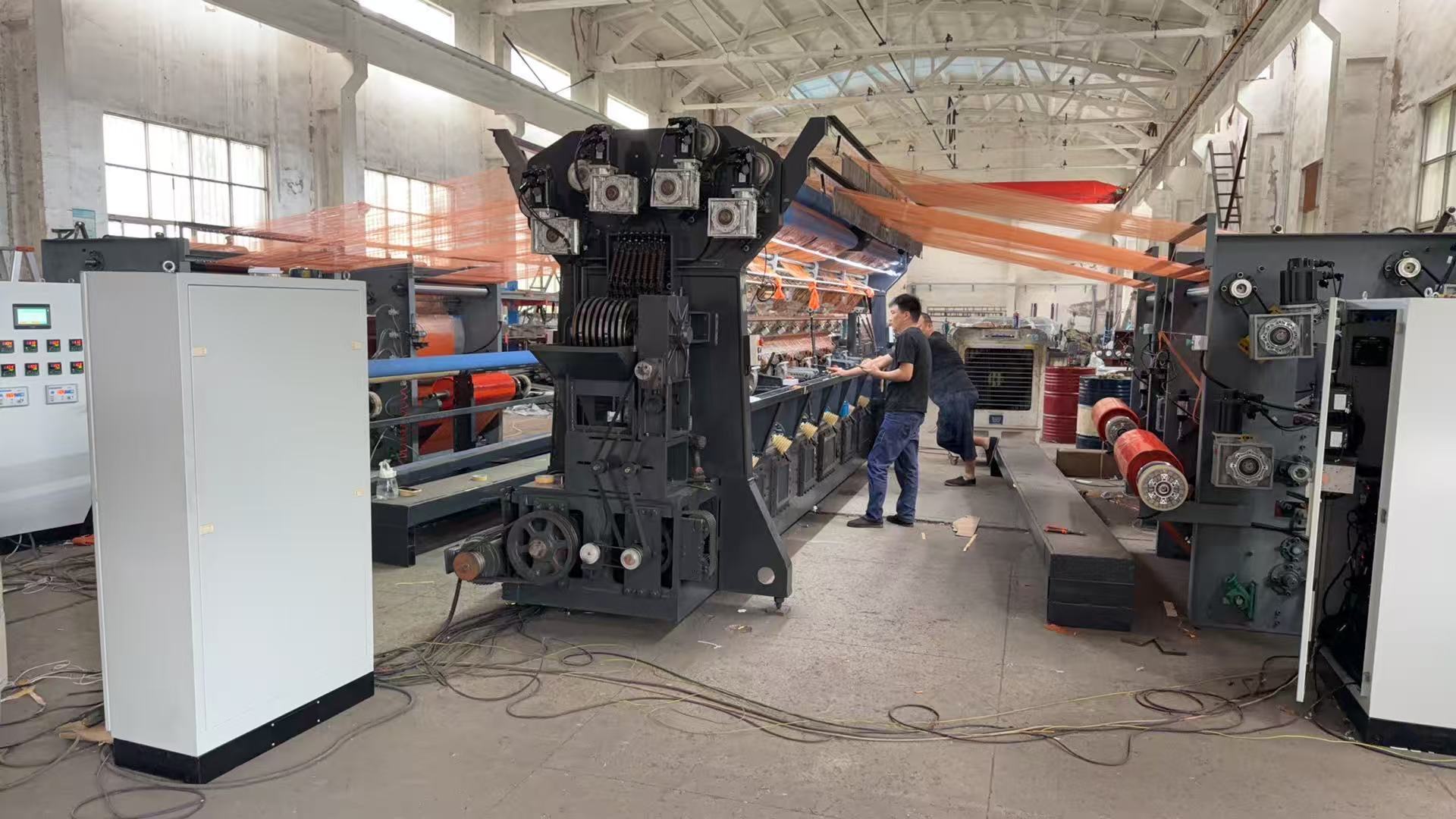 τελευταία εταιρεία περί Double Needle Bed Warp Knitting Machine for Industrial Textile Manufacturing